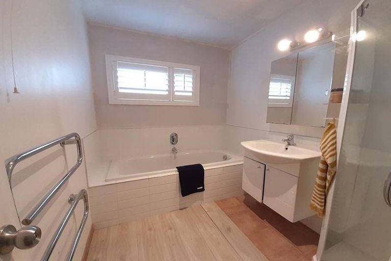 Photo of property in 1/34 Glamorgan Drive, Torbay, Auckland, 0630