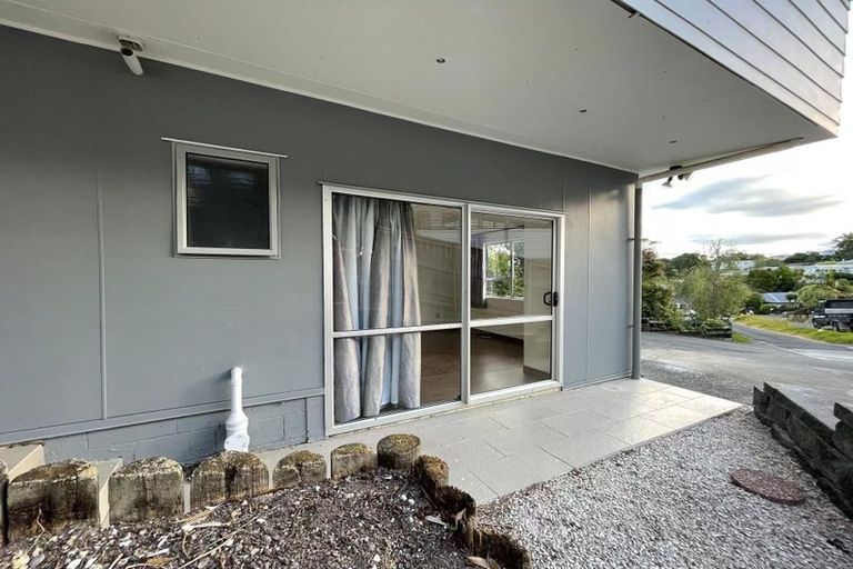 Photo of property in 31 Sequoia Place, Sunnynook, Auckland, 0620
