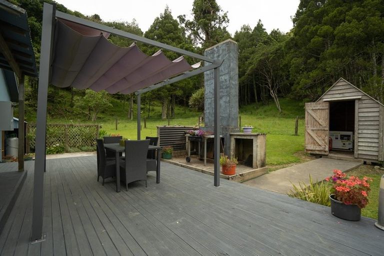 Photo of property in 139 Te Mahoe Road, Mokau, 4376