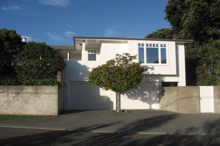 Photo of property in 88 Seatoun Heights Road, Seatoun, Wellington, 6022