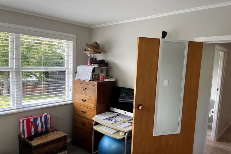 Photo of property in 7 Meadowvale Avenue, Forrest Hill, Auckland, 0620