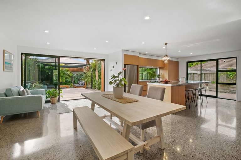 Photo of property in 7c Pipitea Place, Whalers Gate, New Plymouth, 4310