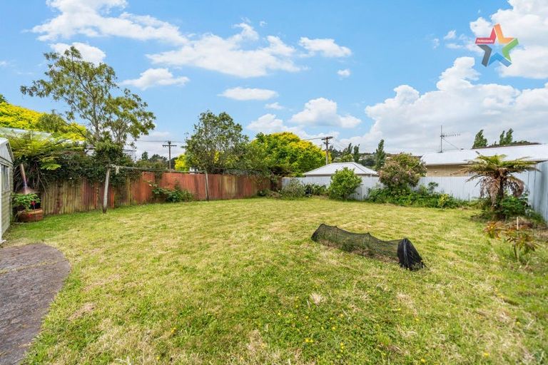 Photo of property in 8 Golf Road, Manor Park, Lower Hutt, 5019