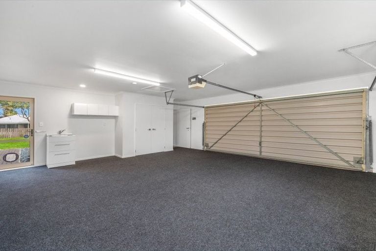 Photo of property in 18 Mews Place, Forest Lake, Hamilton, 3200