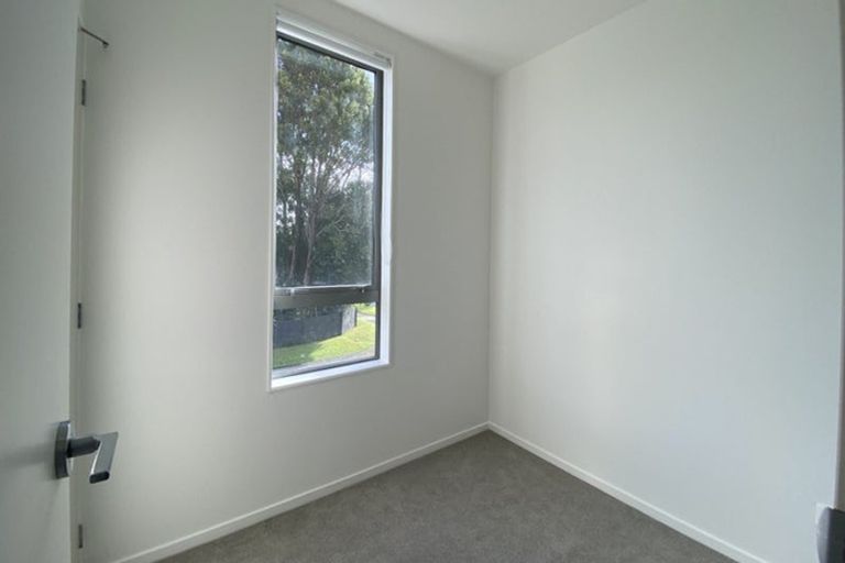 Photo of property in 2/2 Moor Avenue, Te Atatu Peninsula, Auckland, 0610