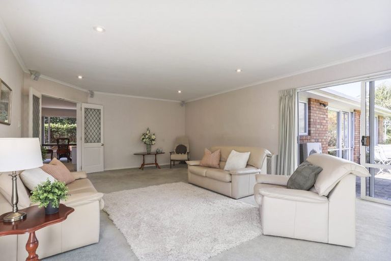 Photo of property in 4 Wardour Mews, Avonhead, Christchurch, 8042