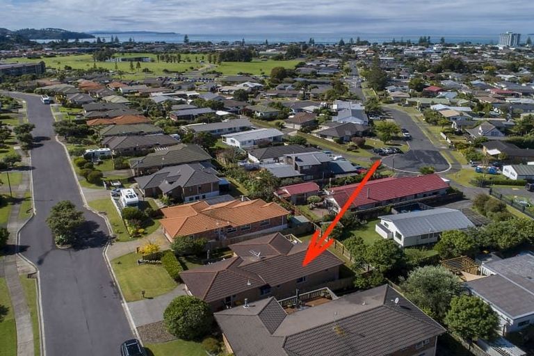 Photo of property in 35 Chesterfield Way, Orewa, 0931