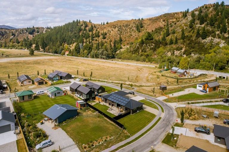Photo of property in Luggate Park, 15 Cooper Crescent, Luggate, Wanaka, 9383