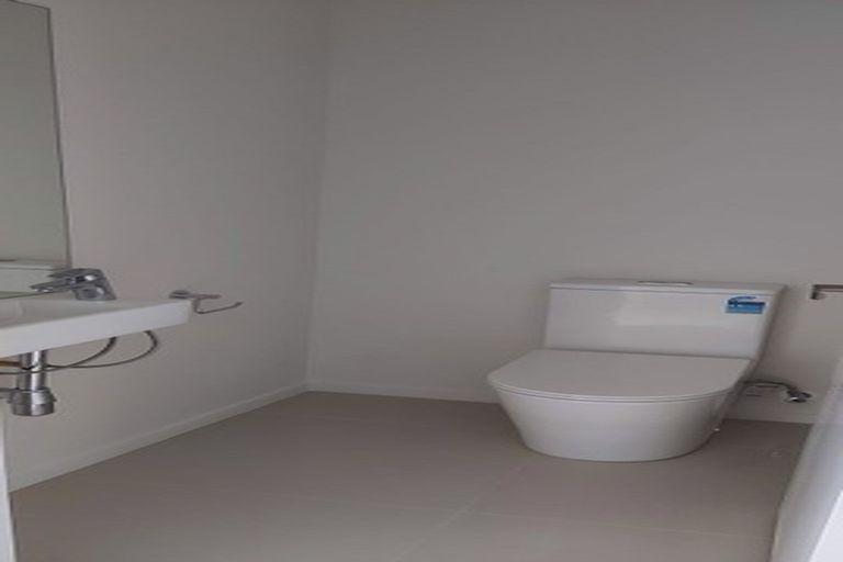 Photo of property in 8 Barrique Road, Kumeu, 0810