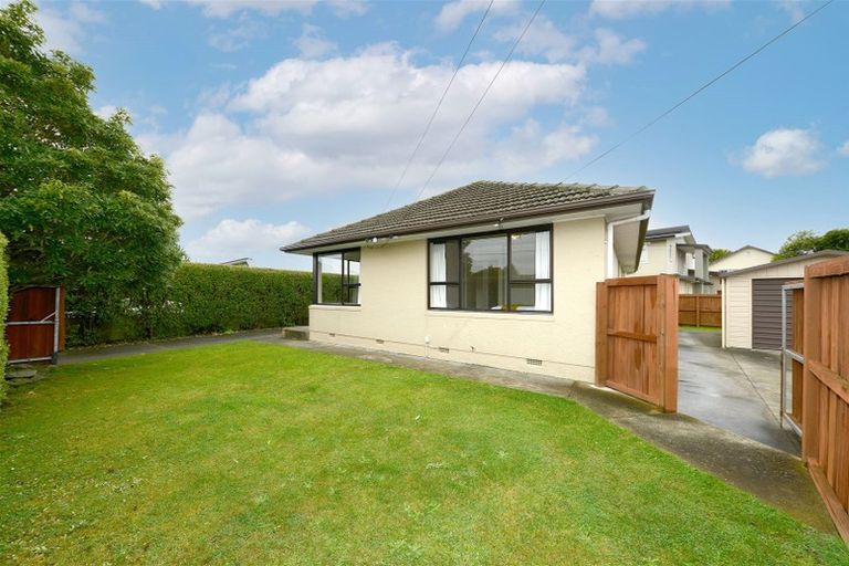 Photo of property in 156 Avonhead Road, Avonhead, Christchurch, 8042