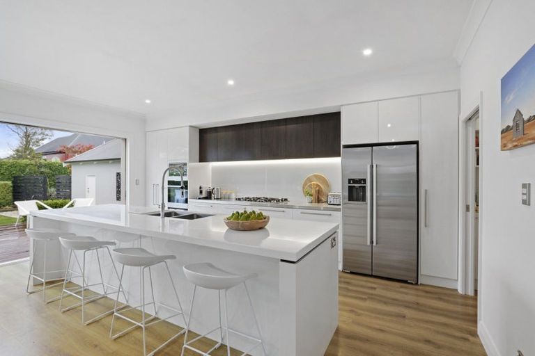 Photo of property in 140 Weston Road, St Albans, Christchurch, 8052