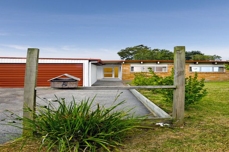 Photo of property in 5 Kotinga Avenue, Glen Eden, Auckland, 0602