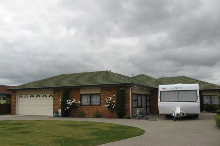 Photo of property in 32 Reynard Terrace, Conifer Grove, Takanini, 2112