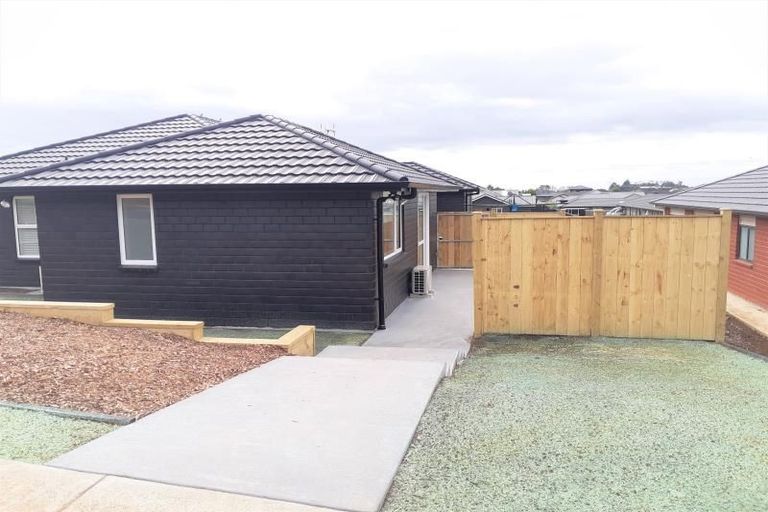 Photo of property in 21 Rowles Road, Pukekohe, 2120