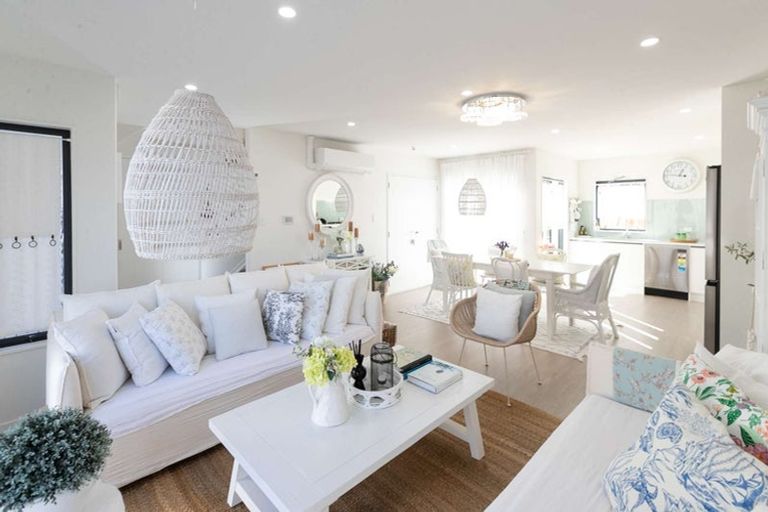 Photo of property in 90c Seymour Road, Sunnyvale, Auckland, 0612