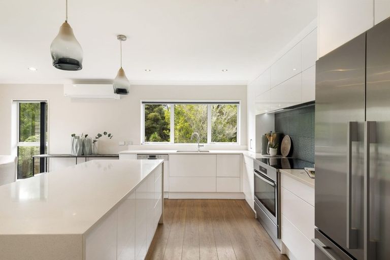 Photo of property in 29d Greenhithe Road, Greenhithe, Auckland, 0632