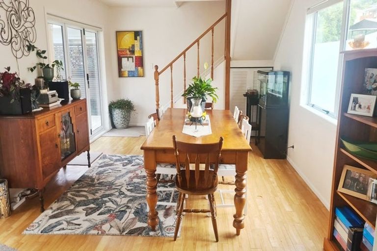 Photo of property in 15 Rosalind Road, Glenfield, Auckland, 0629