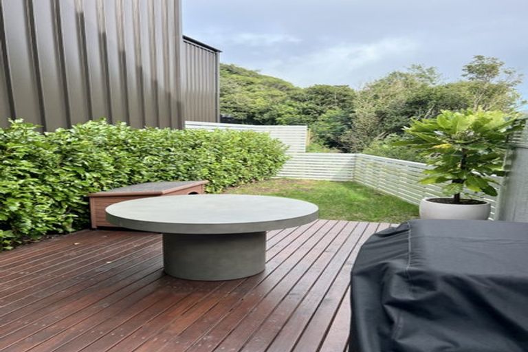 Photo of property in 37 Rua Kai Way, Brooklyn, Wellington, 6021