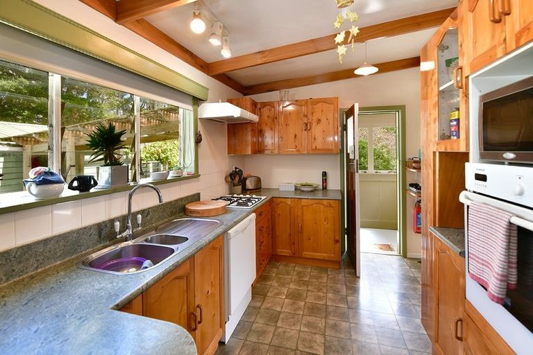 Photo of property in 2059 State Highway 16, Helensville, 0875