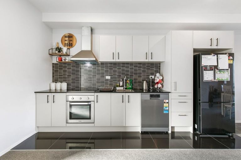 Photo of property in 39/11 Ray Small Drive, Papakura, 2110