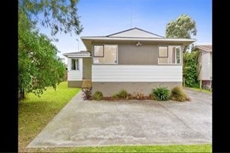 Photo of property in 32 Larissa Avenue, Henderson, Auckland, 0610