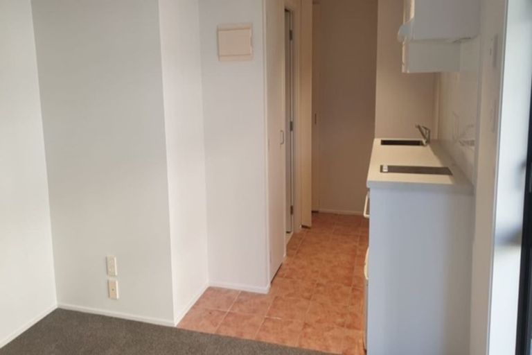 Photo of property in 8a/30 Westward Ho, Glen Eden, Auckland, 0602