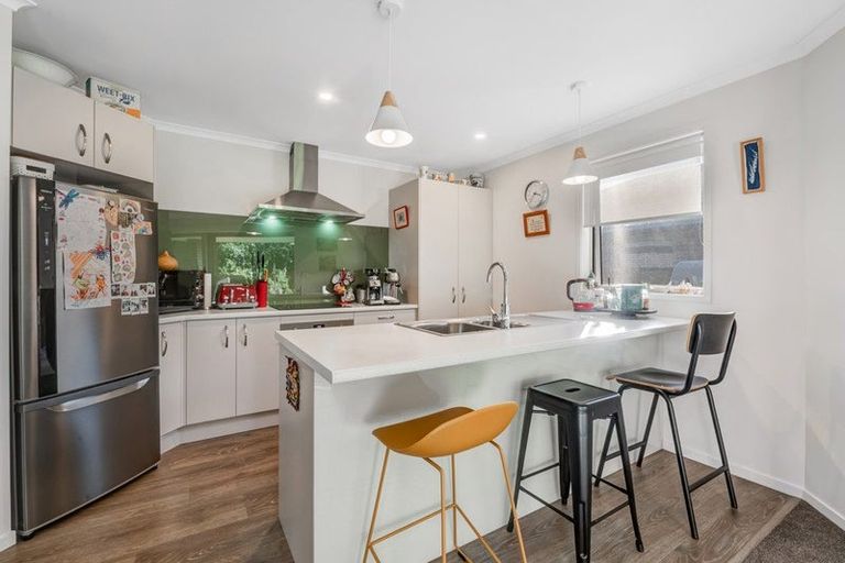 Photo of property in 30 Kawariki Road, Helensville, 0800