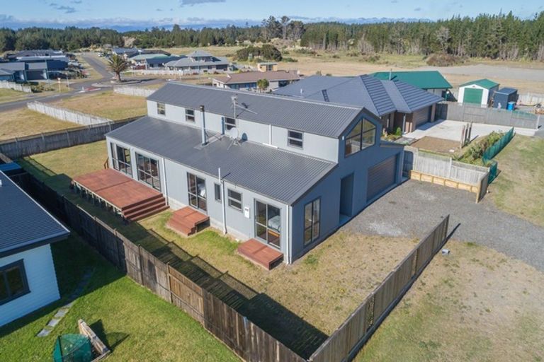 Photo of property in 35 Barling Street, Himatangi Beach, Foxton, 4891