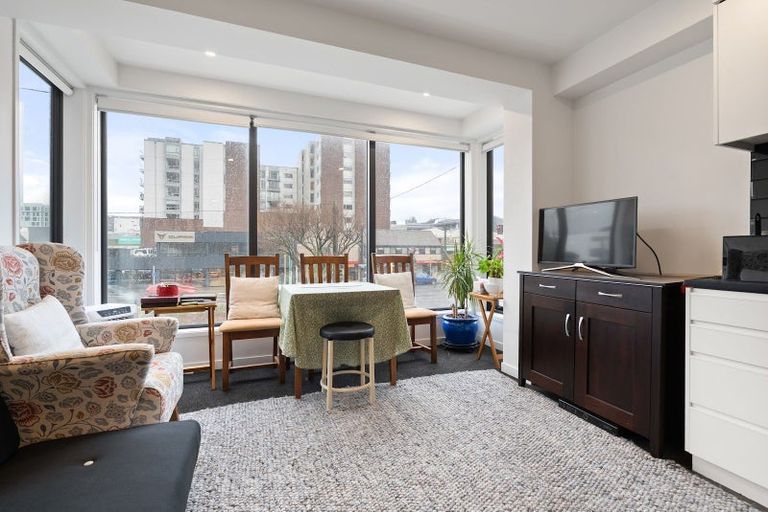Photo of property in Alpha Apartments, 204/4 Elizabeth Street, Mount Victoria, Wellington, 6011
