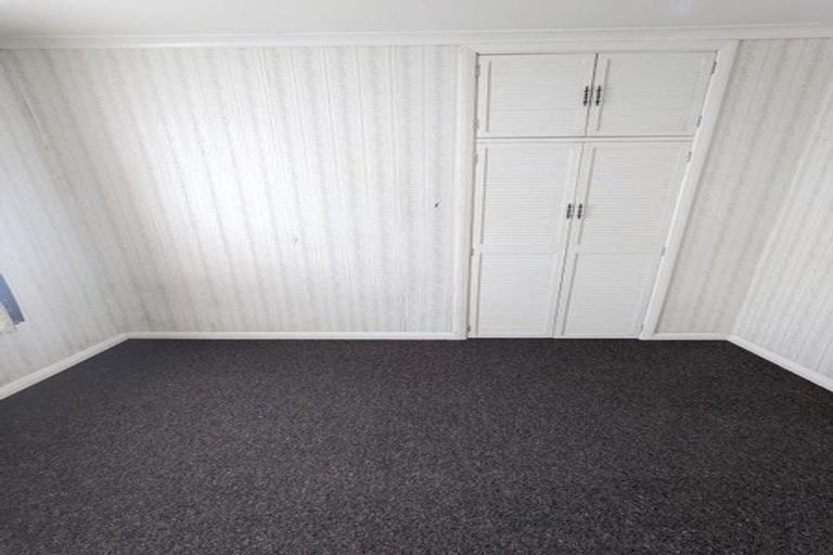 Photo of property in 37 Mako Mako Road, Levin, 5510