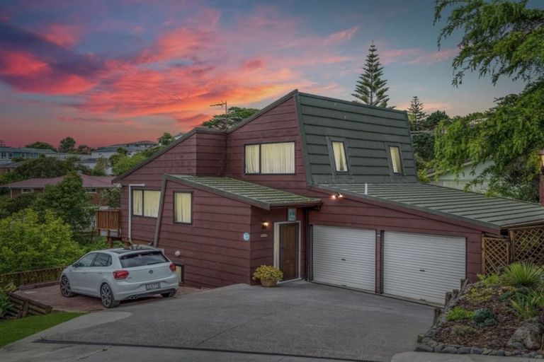 Photo of property in 30 Te Anau Place, Pakuranga Heights, Auckland, 2010