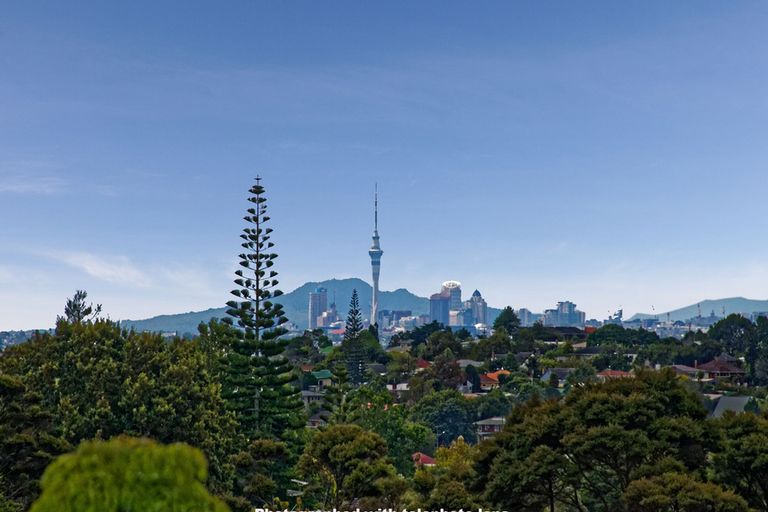 Photo of property in 5 Kotinga Avenue, Glen Eden, Auckland, 0602