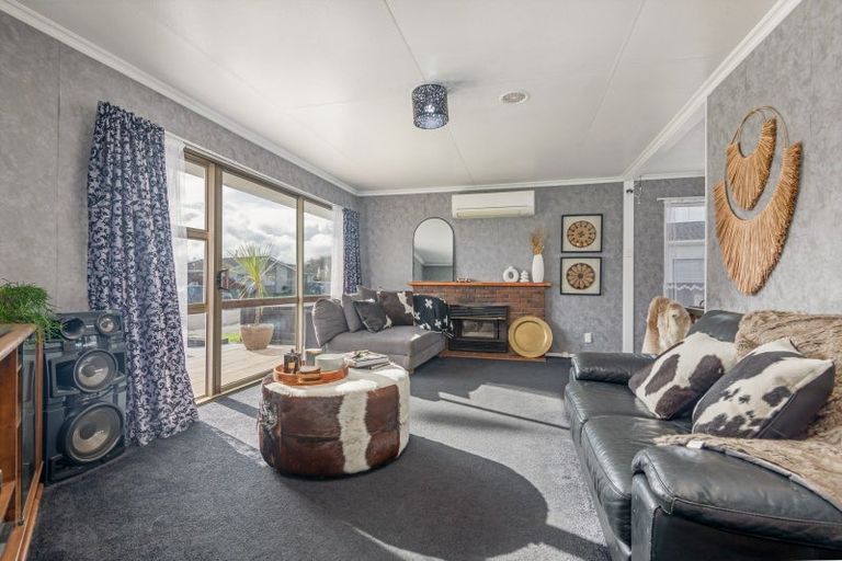 Photo of property in 124 Benmore Avenue, Cloverlea, Palmerston North, 4412