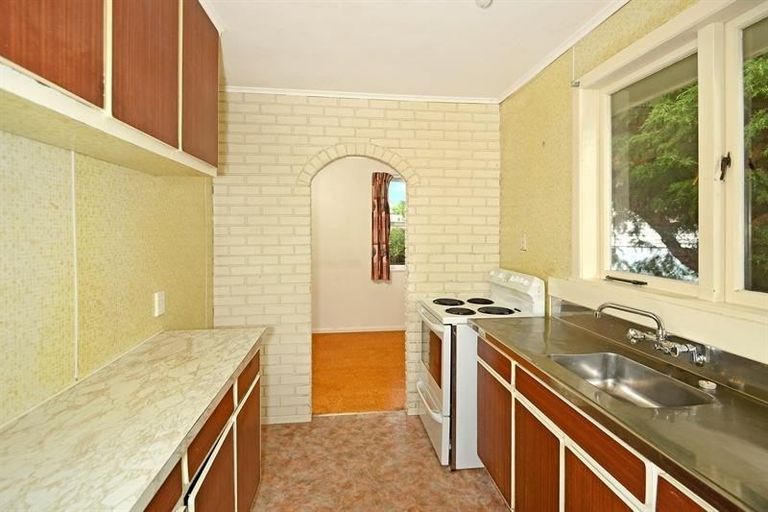 Photo of property in 82 Salisbury Road, Birkdale, Auckland, 0626