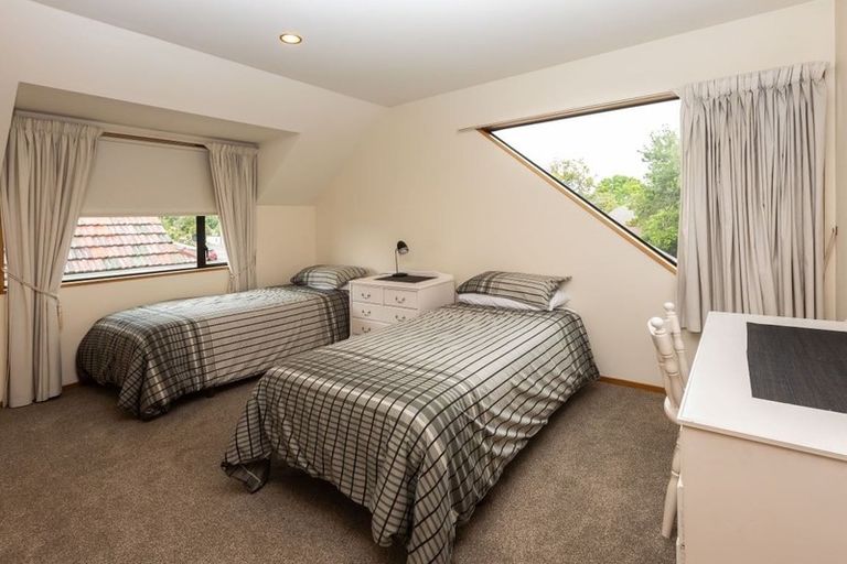 Photo of property in 9 Clyde Road, Upper Riccarton, Christchurch, 8041