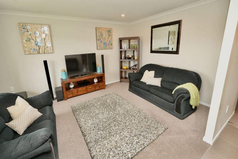 Photo of property in 32 Rosalie Terrace, Kelvin Grove, Palmerston North, 4414