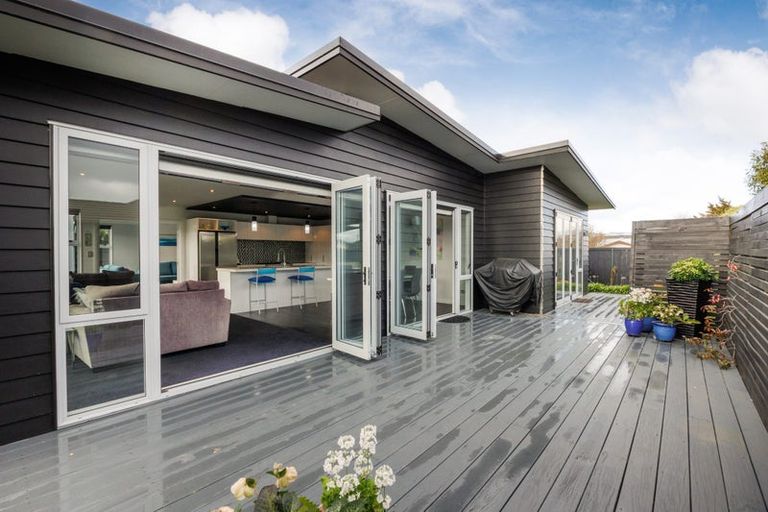 Photo of property in 59 Liberty Grove, Kelvin Grove, Palmerston North, 4414