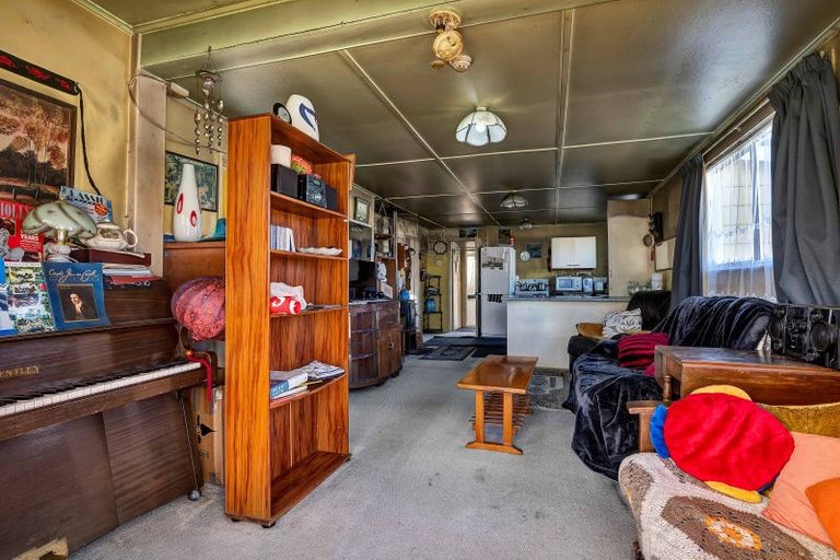 Photo of property in 82 Railway Street, Eltham, 4322