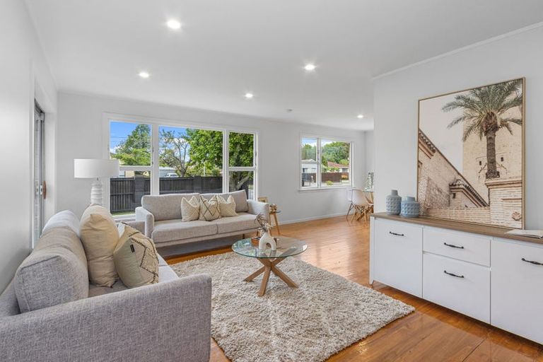 Photo of property in 53 Prestons Road, Redwood, Christchurch, 8051