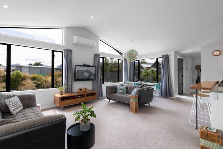 Photo of property in 3 Paradise Place, Lake Hawea, Wanaka, 9382