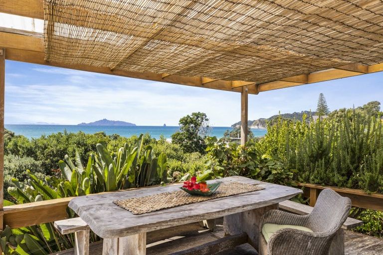 Photo of property in 8a Wairahi Road, Langs Beach, Waipu, 0582