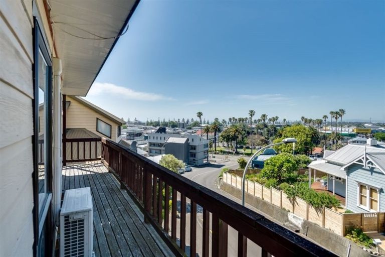 Photo of property in 3/9 Milton Road, Bluff Hill, Napier, 4110