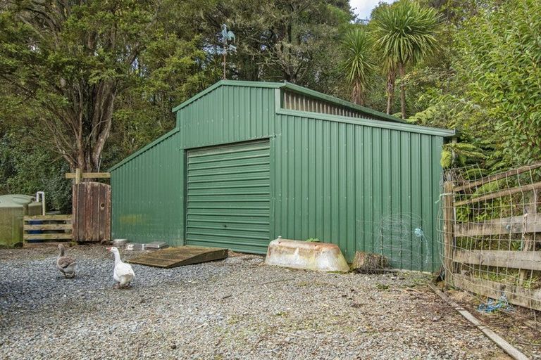 Photo of property in 54 Paparoa Station Road, Paparoa, 0571