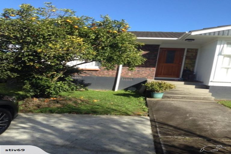 Photo of property in 37 Cascades Road, Pakuranga Heights, Auckland, 2010