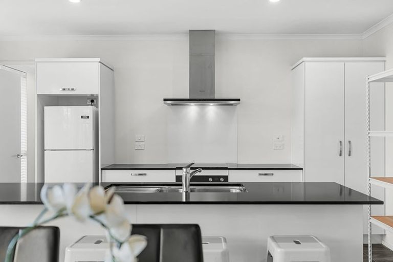 Photo of property in 11 George West Square West, Wigram, Christchurch, 8025