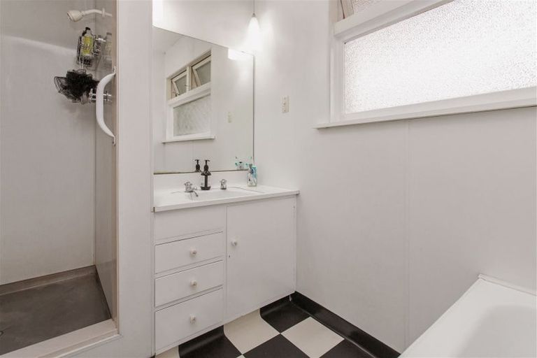 Photo of property in 30a Wroxton Terrace, Merivale, Christchurch, 8014