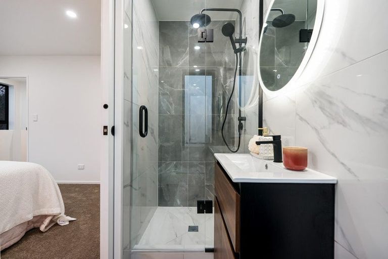 Photo of property in 21b Laura Street, Kelston, Auckland, 0602