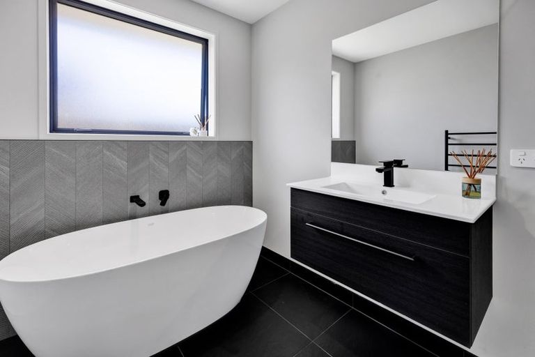 Photo of property in 13 Hodge Park Lane, Inglewood, 4330