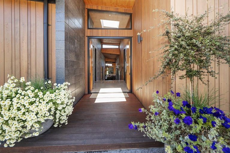 Photo of property in 35 Peregrine Place, Kinloch, Taupo, 3377