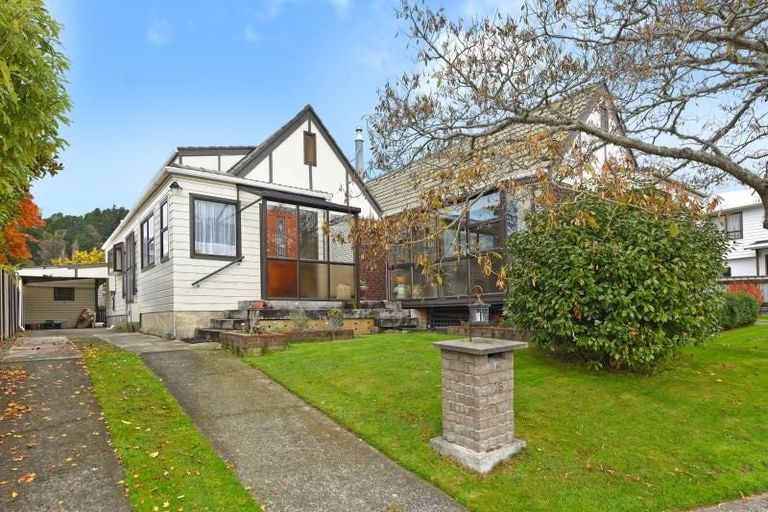 Photo of property in 7a Clinker Grove, Silverstream, Upper Hutt, 5019